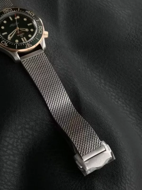 Omega Seamaster Diver 300M Titanio y Bronce con Dial Verde