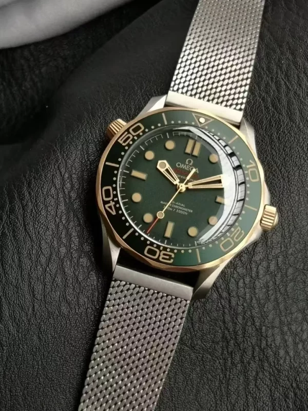 Omega Seamaster Diver 300M Titanio y Bronce con Dial Verde