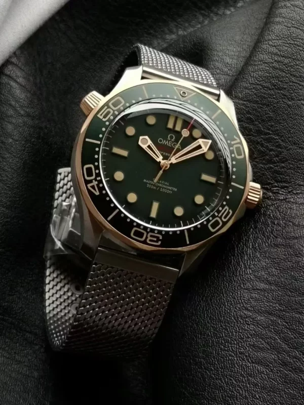 Omega Seamaster Diver 300M Titanio y Bronce con Dial Verde