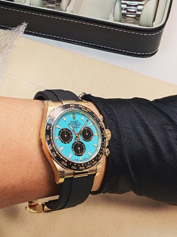 26231OR.ZZ.D003CA.01 Royal Oak Offshore Lady video