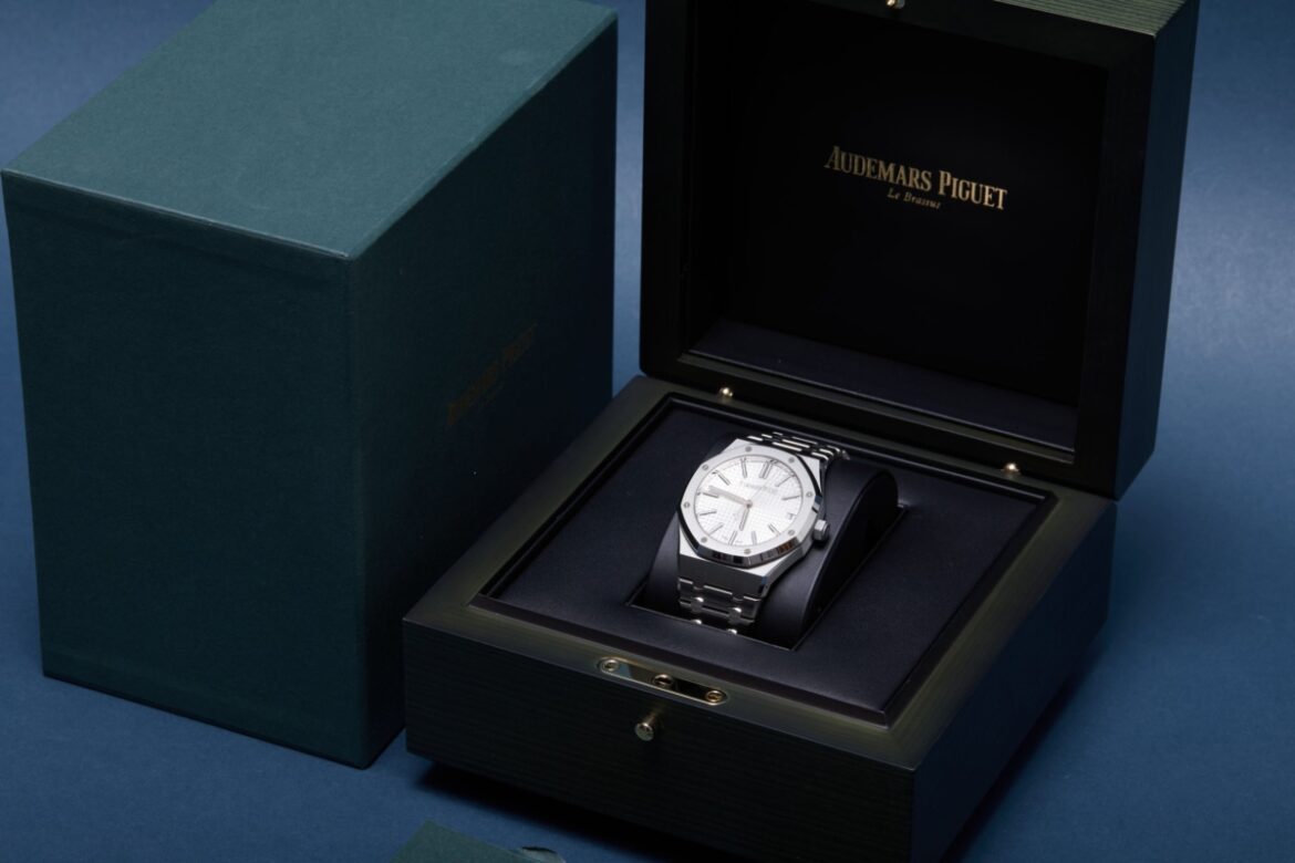 Audemars Piguet - 2025 - 26240BA.GG.1324BA.01 vide-1