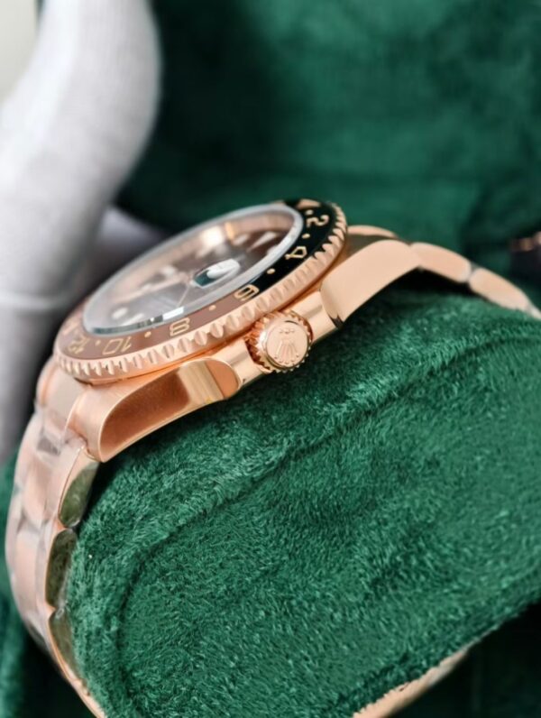 126715CHNR-0002 GMT-MASTER II
