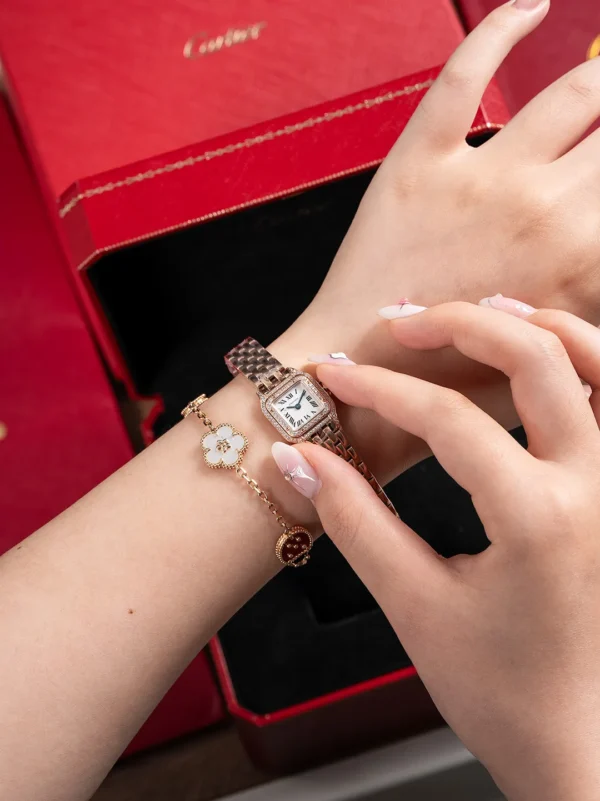 Panthère de Cartier Mini WJPN0068