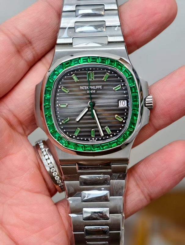 Patek Philippe Nautilus 5711/113P-001