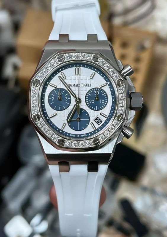 26231ST.ZZ.D010CA.01 Royal Oak Offshore Lady