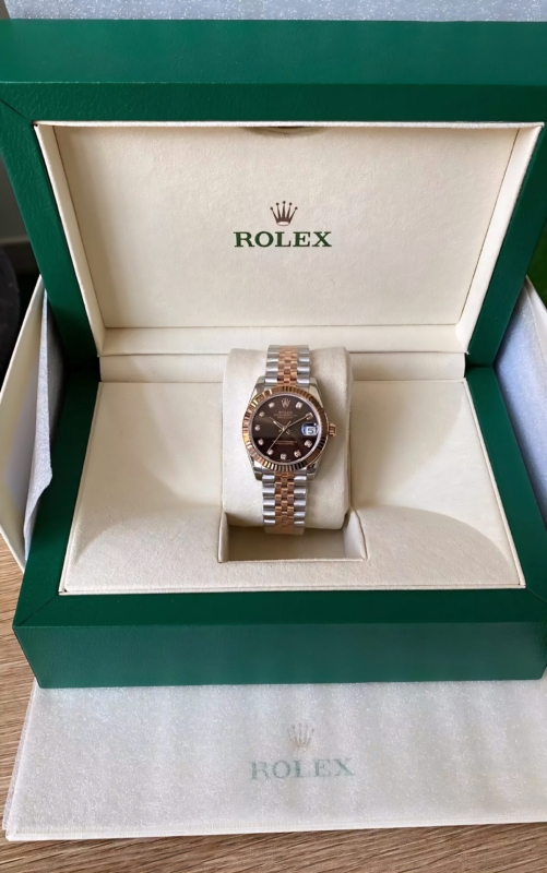 26231OR.ZZ.D003CA.01 Royal Oak Offshore Lady video